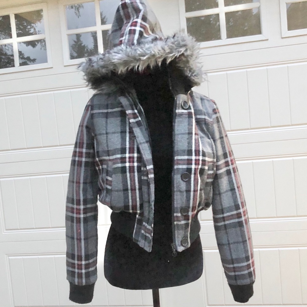 Cropped Puffer Jacket - image 1